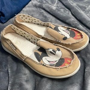 Mickey crocs